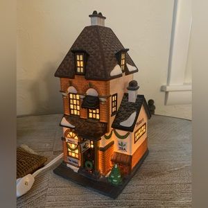 “Potter’s Tea Seller” - Christmas in the City by Department 56 (retired) No Box
